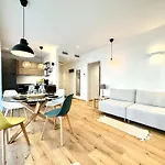Borgo Garda شقة بسكييرا ديل غاردا